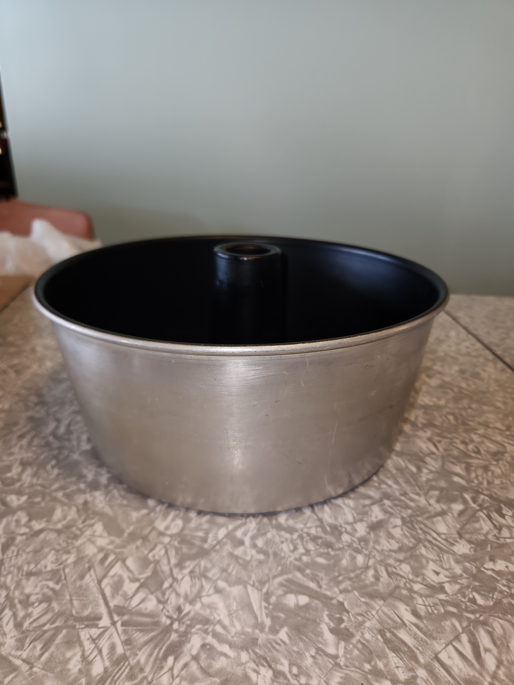 Source Unknown Two-Tone Angel Food Tube Pan - Black Interior, Silver Exterior